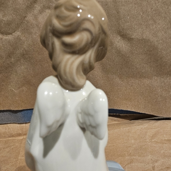 Vintage Lladro Blue & White Angel Watching Over Sleeping Child 7” Tall Collectib - Picture 6 of 13